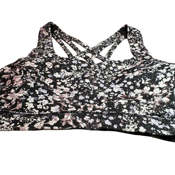 Lululemon Free to Be Serene bra SIZE 4 - Picture 3 of 5